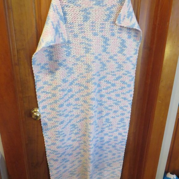 Handmade Crocheted Afgan / Throw / Blanket - Picture 4 of 7